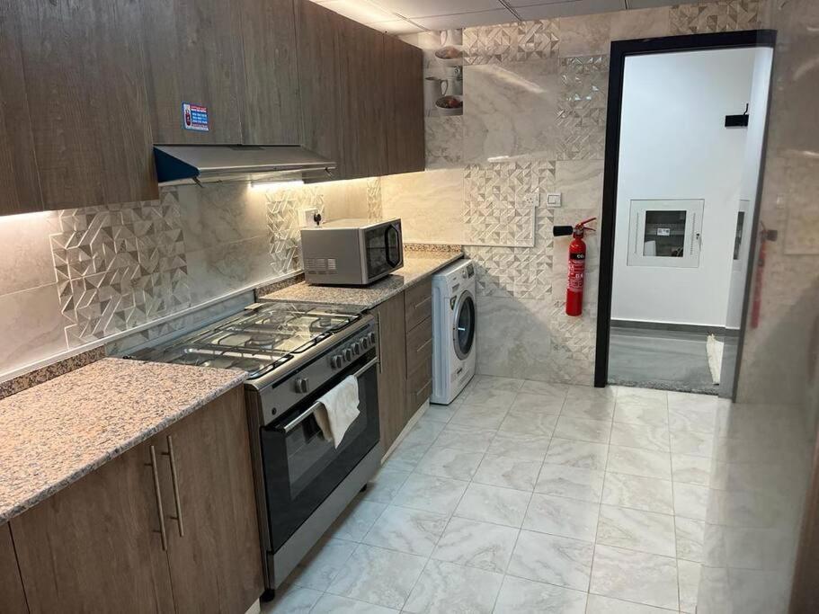 Luxury 1bd In Free Parking Near * Ajman